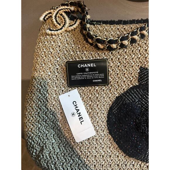 CHANEL Coco Country Camellia Tote - Picture 15 of 16